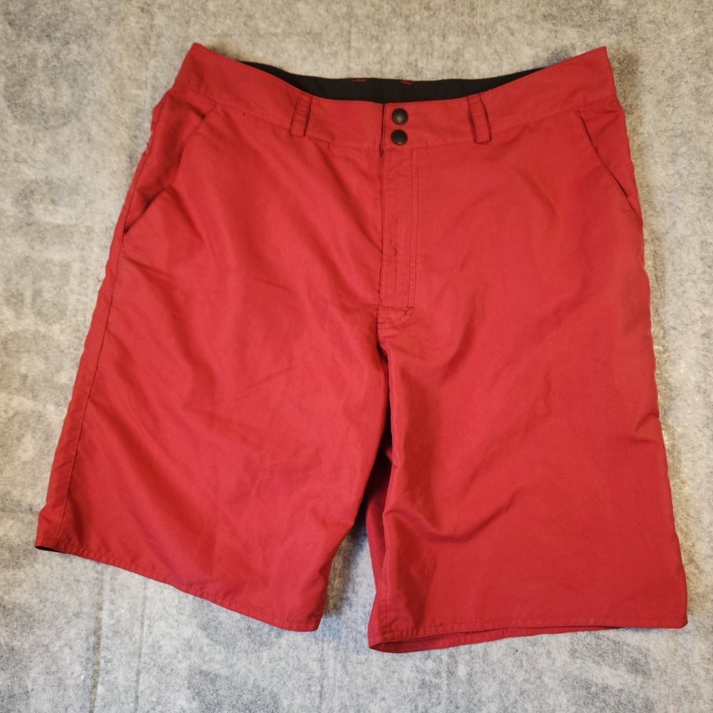 Columbia Men's Omni-Shield red Shorts Size 38 Inseam 10 Pockets polyester blend